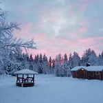 Old Pine Husky Resort