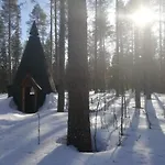 Resort Old Pine Husky *