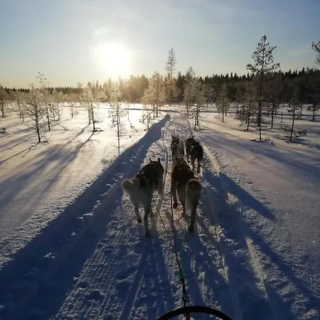 Old Pine Husky Resort Sompujarvi