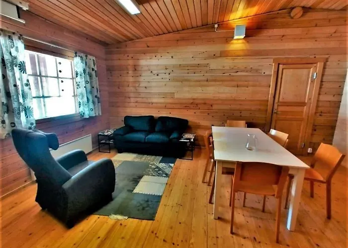 Resort Old Pine Husky