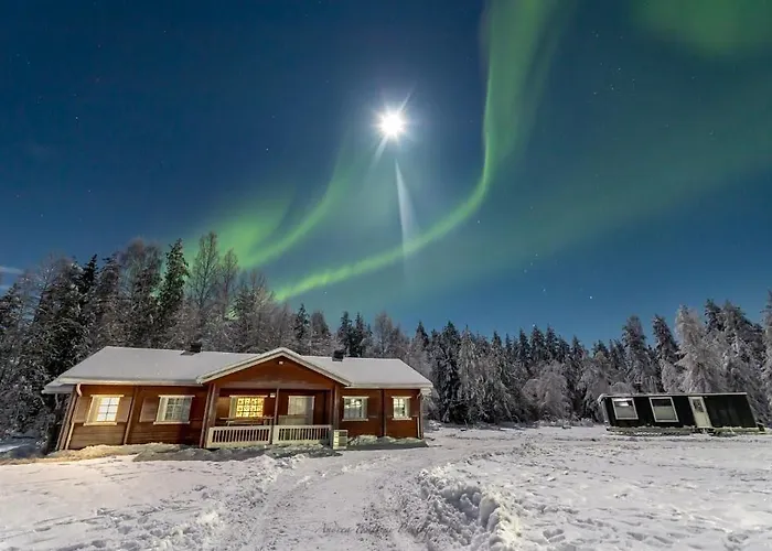 Old Pine Husky Resort *