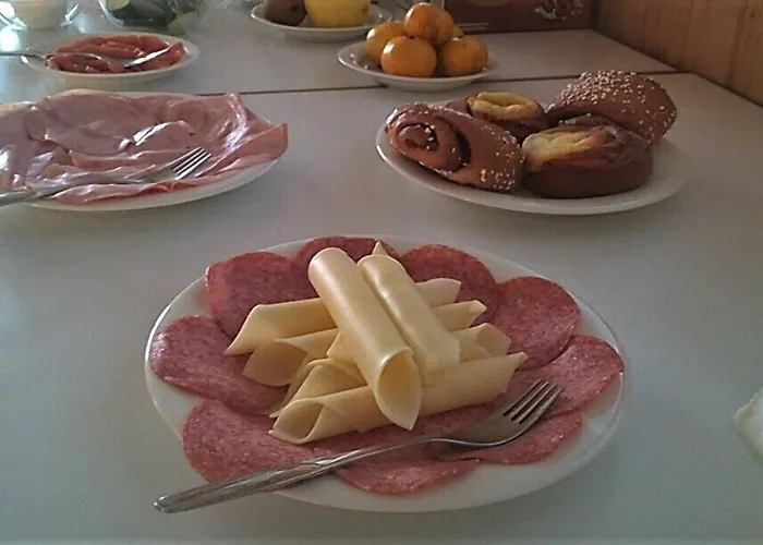 Old Pine Husky Resort Sompujarvi